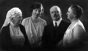 Koningin moeder Emma - prinses Juliana - Prins Hendrik - Koningin Wilhelmina